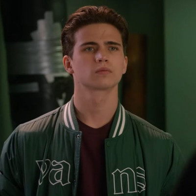 Η 5η σεζόν του Cobra Kai βγήκε αλλά το δίλημμα παραμένει: Robby ή Miguel;