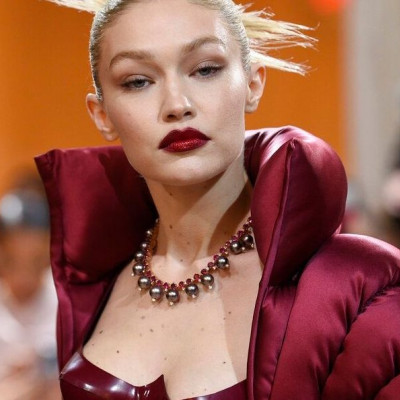 Ο μπαμπάς της Gigi Hadid μόλις επιβεβαίωσε τον δεσμό της κόρης του με τον Leonardo DiCaprio