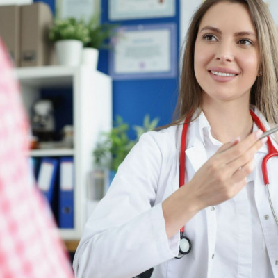 Ποια είναι η κατάλληλη ηλικία για να επισκεφτείτε έναν γυναικολόγο;