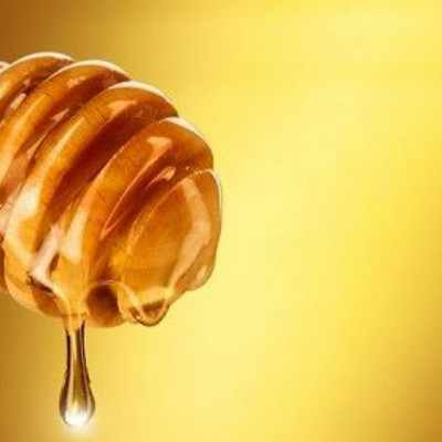 Δεν μπορείτε να κοιμηθείτε; Μια κουταλιά μέλι μπορεί να σας βοηθήσει να κοιμηθείτε σαν πουλάκι