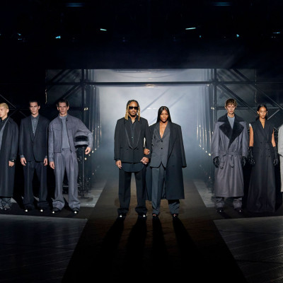 Ήρεμη Δύναμη: Η Boss στο τελευταίο της show δίνει μία νέα ερμηνεία του power suit