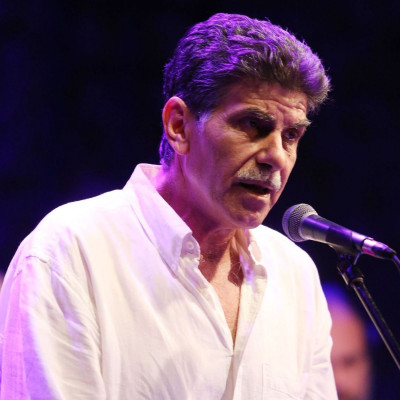 Ο Γιάννης Μπέζος δεν θα έπαιρνε για δουλειά γυναίκα με πλαστικές και δεν καταλαβαίνει την έκρηξή σου