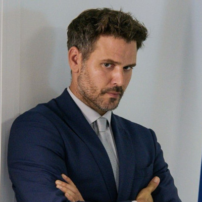 «Παγιδευμένοι» στα μυστικά που κρύβουν οι γονείς τους ο Δημήτρης και η Άννα - Η μεγάλη ανατροπή