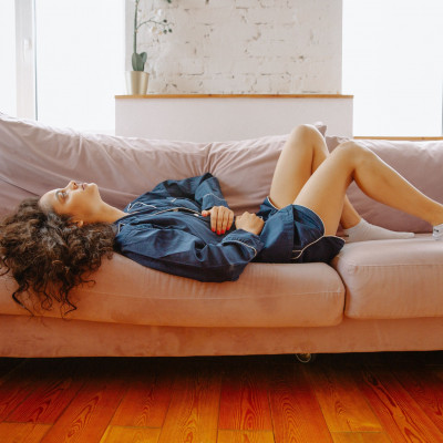 Πόνοι περιόδου: 3 tips για εύκολη και γρήγορη αντιμετώπιση