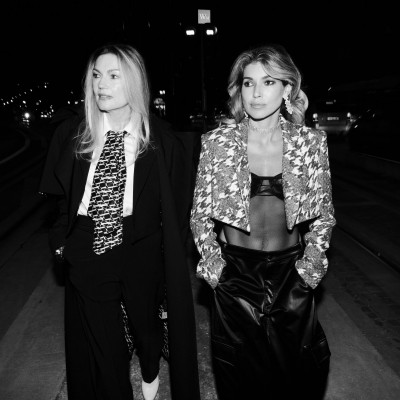 H νέα συλλογή της Βάσιας Κωσταρά μας γυρίζει πίσω στην πιο glam εκδοχή των 90s