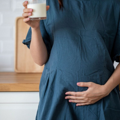 Γάλα αμυγδάλου: Πώς ωφελεί την έγκυο και το έμβρυο;