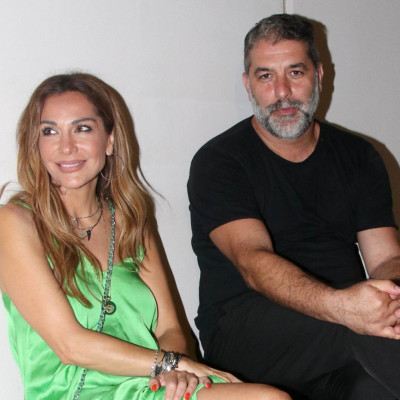 Μπισμπίκης: Στο πλευρό της Βανδή στο J2US μετά το γλέντι των συντελεστών του «Αυτή η νύχτα μένει»