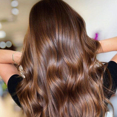 Dry shampoo: 4 tips για να το χρησιμοποιείς σωστά + 4 υπέροχα προϊόντα για το νεσεσέρ