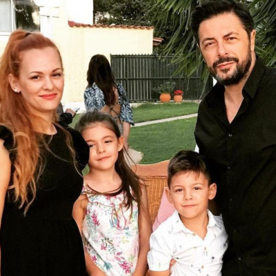 Γιώργος Χειμωνέτος: Πέντε φωτο με τη σύζυγο και τα παιδιά τους