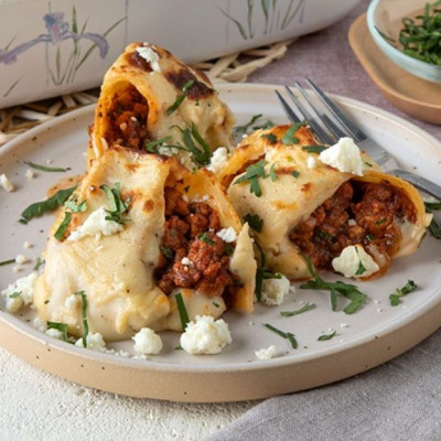 Άκης Πετρετζίκης: Κοχύλια γεμιστά με κιμά και μπεσαμέλ