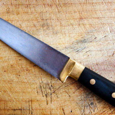 Πώς θα την απολυμάνετε την ξύλινη σανίδα κοπής