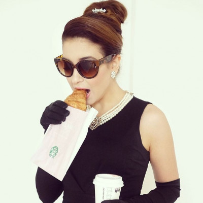 Οι καλύτερες στολές που μπορείς να κάνεις για το Halloween με ένα μαύρο φόρεμα