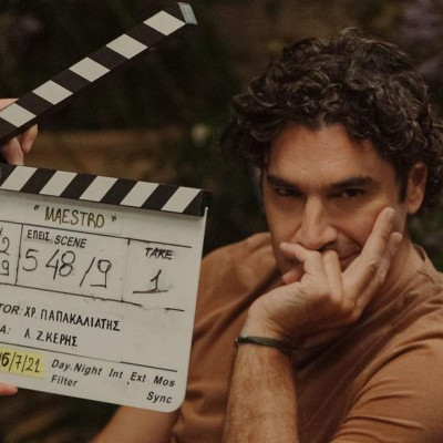 Το artistic σπίτι του Χριστόφορου Παπακαλιάτη μοιάζει βγαλμένο από ταινία του σινεμά