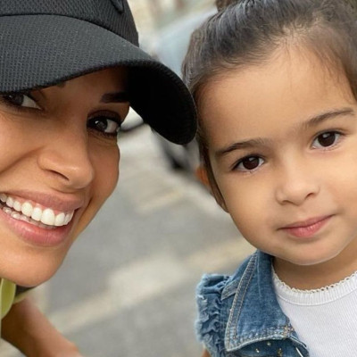 Ελένη Χατζίδου: Η Μελίτα φτιάχνει παζλ και το χαίρεται πολύ