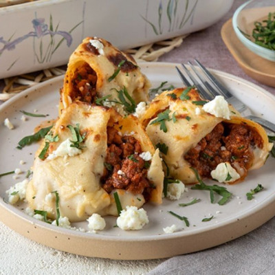 Άκης Πετρετζίκης: Κοχύλια γεμιστά με κιμά και μπεσαμέλ