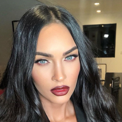 Goth glam makeup look: Πώς να πετύχεις το απόλυτο rock style μακιγιάζ σε μόλις 10 λεπτά