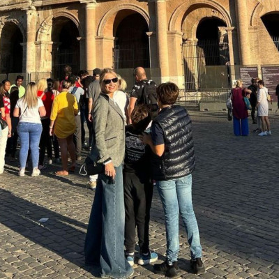 Φαίη Σκορδά: Νέες φωτογραφίες με τους γιους της από τo ταξίδι στη Ρώμη