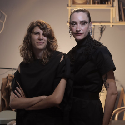 2WO+1NE=2: Για τη Στέλλα και τη Βαλίσια η βιωσιμότητα είναι το μοναδικό «trend» που τις εκφράζει