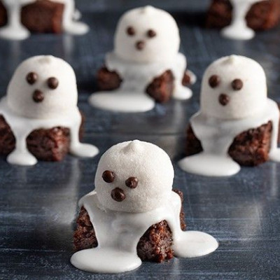 Άκης Πετρετζίκης: Spooky brownies