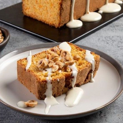 Άκης Πετρετζίκης: Κέικ καρότου