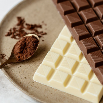 Τι σημαίνει αν κάνει άσπρη κρούστα η σοκολάτα