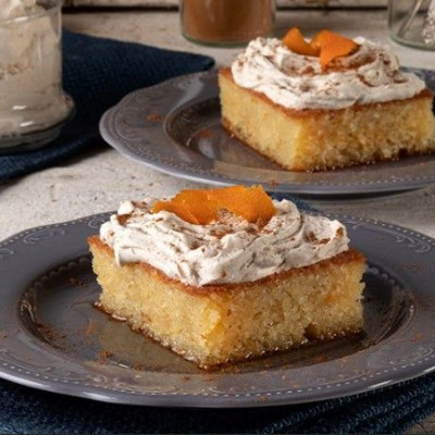 Άκης Πετρετζίκης: Ρεβανί με ρούμι και κρέμα λευκής σοκολάτας