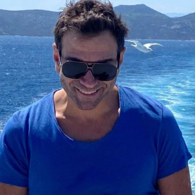 Τάσος Ιορδανίδης: Φωτογραφίζει την κόρη του πριν πάει για ύπνο