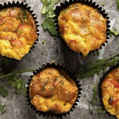 Άκης Πετρετζίκης: Muffins ομελέτας