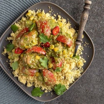 Άκης Πετρετζίκης: Κοτόπουλο με πράσινο κάρι