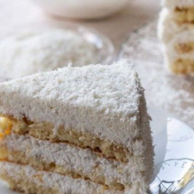 Άκης Πετρετζίκης: Κέικ καρύδας