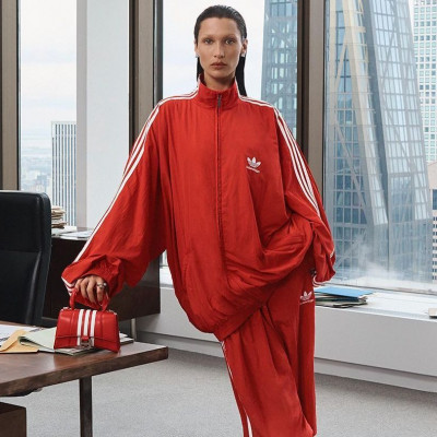 Βάλε τη φόρμα σου: Τα tracksuit sets είναι η νέα εμμονή της μόδας (και η πιο άνετη)