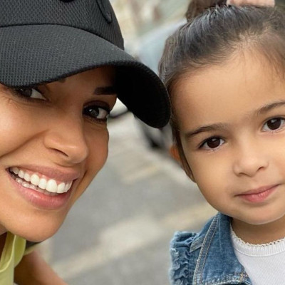 Ελένη Χατζίδου: Η Μελίτα της έβαλε στέμμα, κοσμήματα και την έβαψε