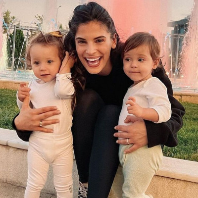 Χριστίνα Μπόμπα: Έδειξε την παιδική γωνιά στο σαλόνι της