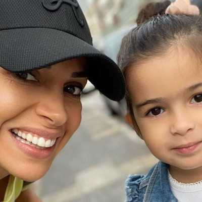 Ελένη Χατζίδου: Με τη Μελίτα μέσα στην πισίνα του κολυμβητηρίου