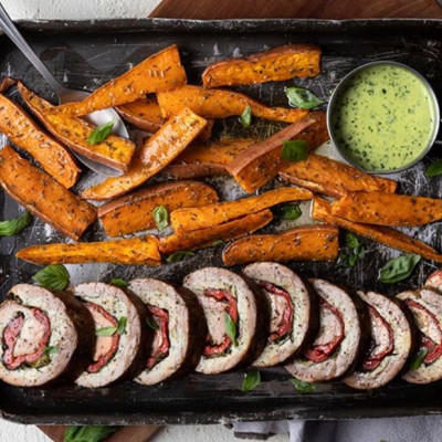 Άκης Πετρετζίκης: Ψαρονέφρι γεμιστό με μους κοτόπουλου και σπανάκι