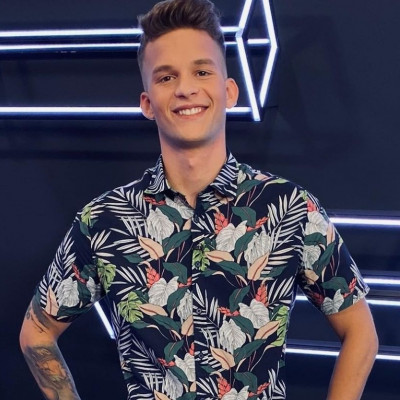 Τα «Ραγισμένα Γυαλιά» του Θάνου Λάμπρου θα σε γεμίσουν συναισθήματα