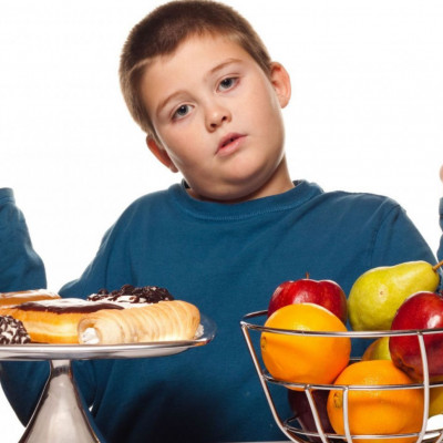 Οι λέξεις που «πληγώνουν» όταν μιλάμε στα παιδιά για το βάρος τους