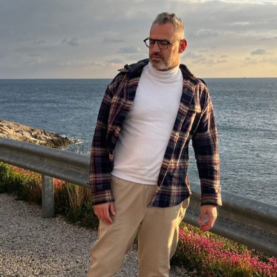 Νίκος Συρίγος: Οι γυναίκες, οι κόρες του και ο «παράδεισός» του