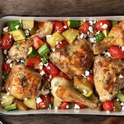 Άκης Πετρετζίκης: Κοτόπουλο με ψητά λαχανικά και φέτα