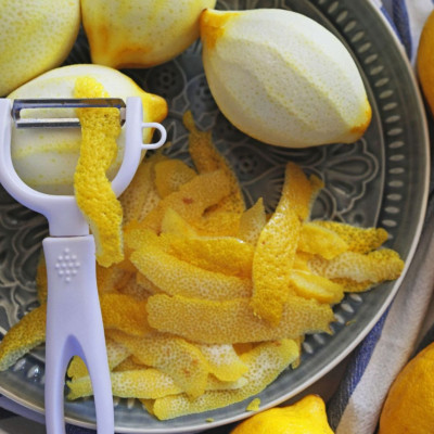 Τρόποι να χρησιμοποιήσετε τις φλούδες λεμονιού