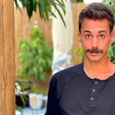 Ο TikToker Νίκος Γιαννουλίδης: «Fans μού έχουν ζητήσει 2 φορές να συνοδεύσω νύφη στην εκκλησία»