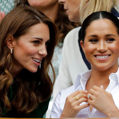 «Στην Kate δεν αρέσουν οι αγκαλιές»: Η Meghan περιγράφει την πρώτη γνωριμία της με τη Middleton