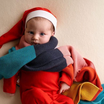 Οι χριστουγεννιάτικες φώτο αυτής της μπέμπας είναι απλά υπέροχες