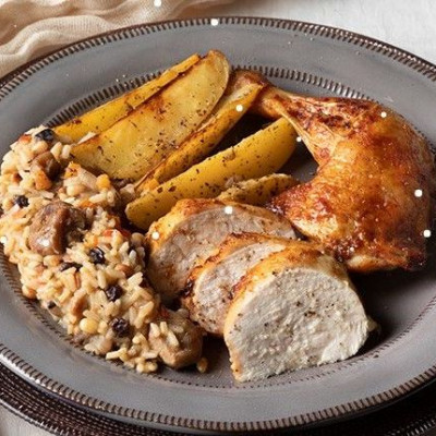 Άκης Πετρετζίκης: Κοτόπουλο με γέμιση και πατάτες