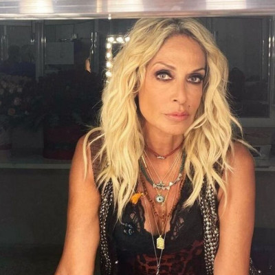 Βίσση: Μας δείχνει την βίλα της-Διαθέτει μέχρι και γήπεδο τένις