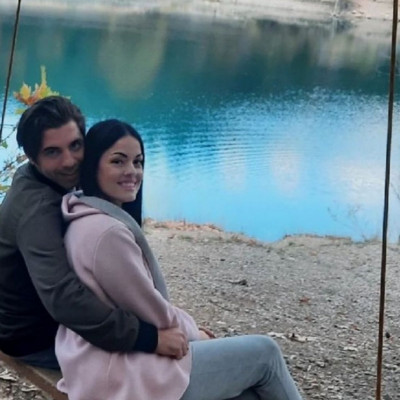 Παντρεύεται ο Άγγελος από τη σειρά, Παγιδευμένοι