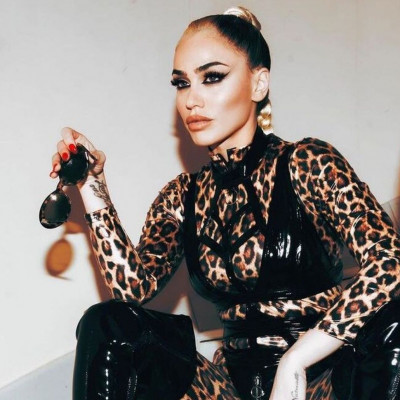 Μεταξά: Μας δείχνει το πολυτελές σπίτι της