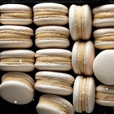 Άκης Πετρετζίκης: Μακαρόν μελομακάρονο