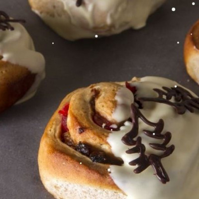 Άκης Πετρετζίκης: Χριστουγεννιάτικα ρολάκια