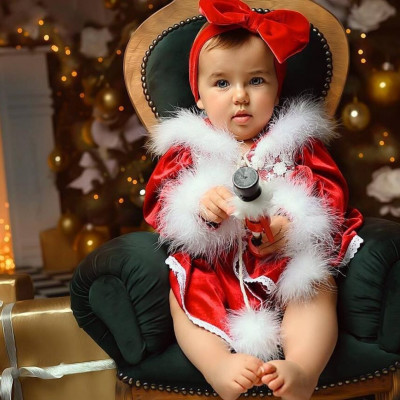 Η μικρή Αγιοβασιλίτσα έχει γνωστούς Έλληνες γονείς-Viral οι φωτό